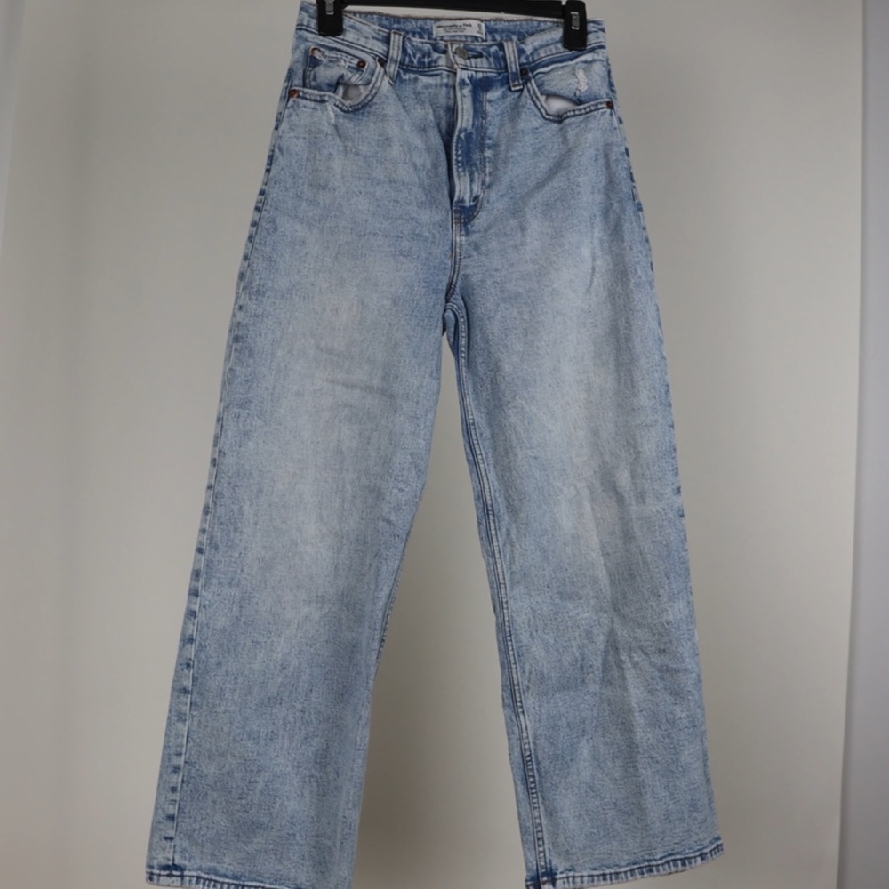 Abercrombie & Fitch High Rise Boyfriend Jeans